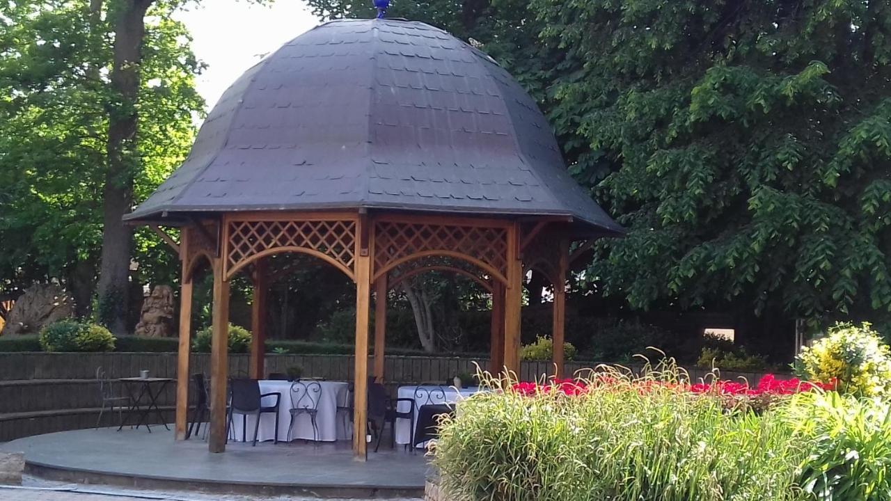 Le Manoir De La Mantille Caudry Exterior foto